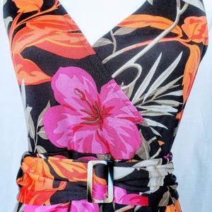 🌺 Pretty Dress Tropical Colors & Flowers. Over The Knee. Beatifull Dress.
